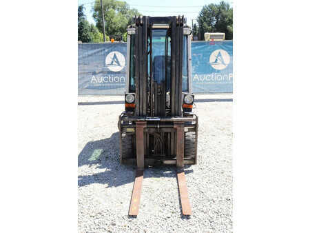 Diesel heftrucks 1999  Yale GDP25RF (8)