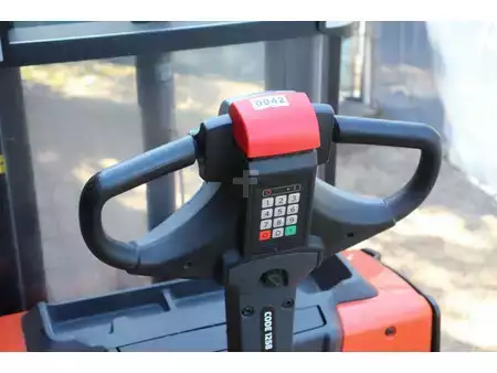 Stacker pedestre 2023  Toyota SWE200D (15)