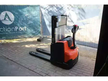 Stacker pedestre 2023  Toyota SWE200D (3)