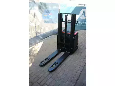 Stacker pedestre 2023  Toyota SWE200D (8)