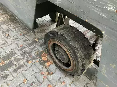 Empilhador diesel 1990  Kalmar DFQ 50/16/40 D (7)