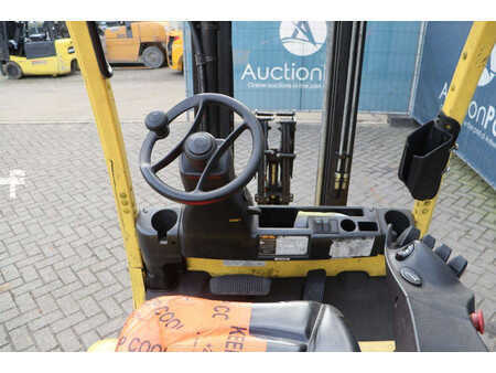 Carrelli elettrici 4 ruote 2017  Hyster J3.0XN (19)