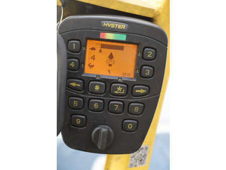 Carrelli elettrici 4 ruote 2017  Hyster J3.0XN (28)