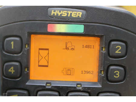 Carrelli elettrici 4 ruote 2017  Hyster J3.0XN (29)