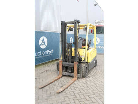 Carrelli elettrici 4 ruote 2017  Hyster J3.0XN (9)