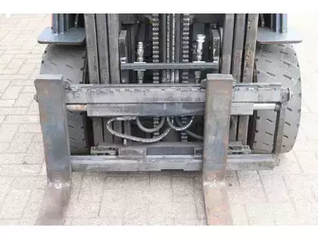 Carrelli elettrici 4 ruote 2009  Toyota 7FBMF25 (12)