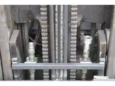 Carrelli elettrici 4 ruote 2009  Toyota 7FBMF25 (13)