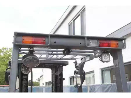 Carrelli elettrici 4 ruote 2009  Toyota 7FBMF25 (19)