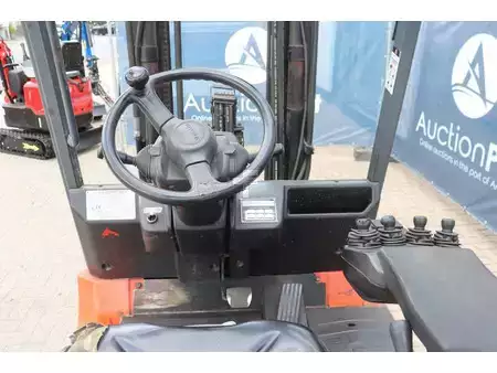 Carrelli elettrici 4 ruote 2009  Toyota 7FBMF25 (22)