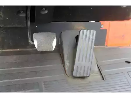 Carrelli elettrici 4 ruote 2009  Toyota 7FBMF25 (26)