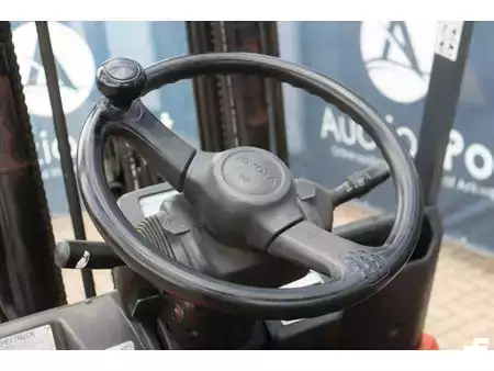 Carrelli elettrici 4 ruote 2009  Toyota 7FBMF25 (27)