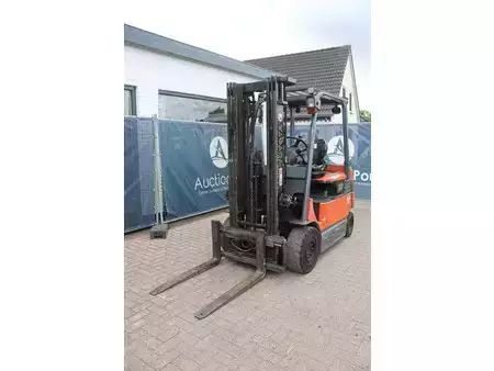 Carrelli elettrici 4 ruote 2009  Toyota 7FBMF25 (9)