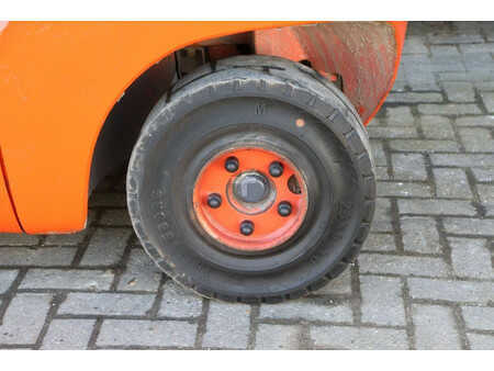 Nestekaasutrukki 2008  Linde H35T (14)