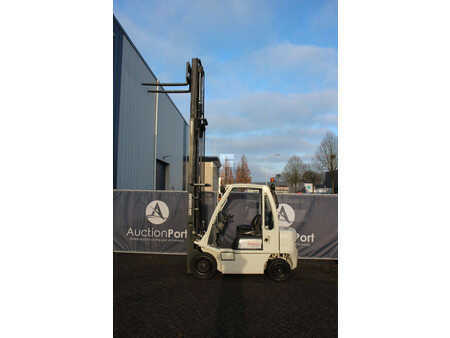 Chariots élévateurs diesel 2014  Nissan Y1D2A25Q (29)