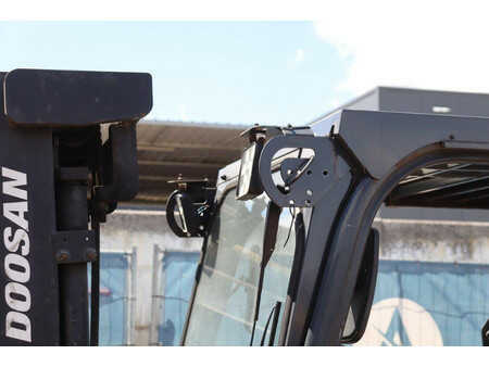 Eléctrica de 4 ruedas 2011  Doosan B15T-5 (12)