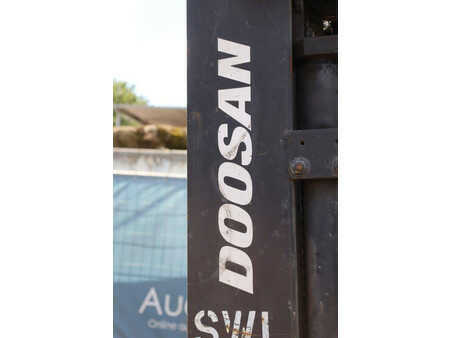 Eléctrica de 4 ruedas 2011  Doosan B15T-5 (16)