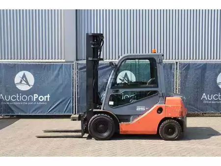 Empilhador diesel 2010  Toyota 02-8FDF25 (2)