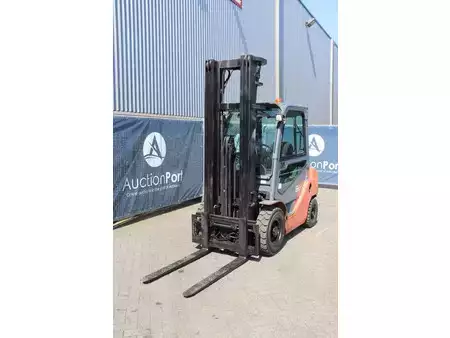 Empilhador diesel 2010  Toyota 02-8FDF25 (9)