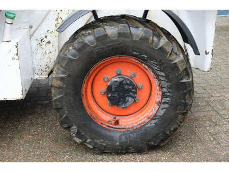 Chariots téléscopiques fixes 2007  Bobcat T3571 (18)