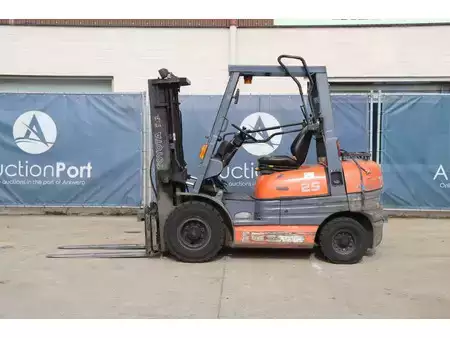 LPG VZV 1997  Toyota 42-6FGF25 (2)