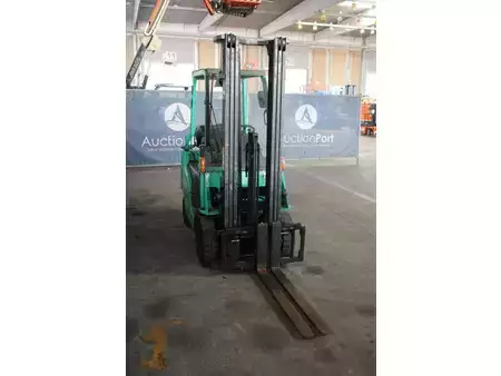 Gas truck 2013  Mitsubishi FG18NT (6)
