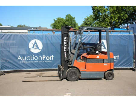 4-wiel elektrische heftrucks 2008  Toyota 7FBMF25 (1)