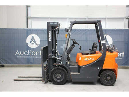 Wózki gazowe 2018  Doosan G20GP (2)