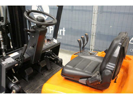 Wózki gazowe 2018  Doosan G20GP (23)