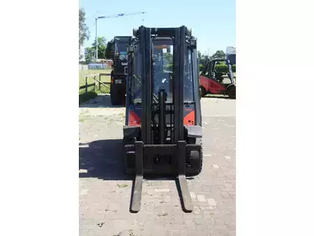 Dízel targoncák - Linde H25 (8)