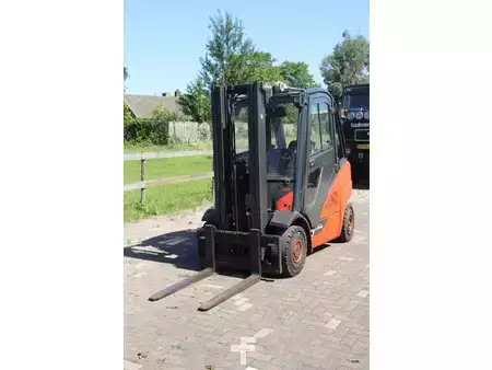 Dízel targoncák - Linde H25 (9)