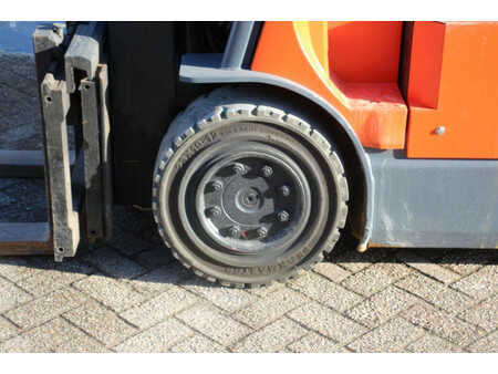 Elektro čtyřkolový VZV 2006  Toyota 7FBMF30 (14)