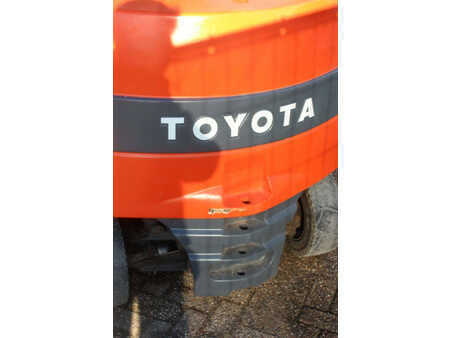 Elektro čtyřkolový VZV 2006  Toyota 7FBMF30 (16)