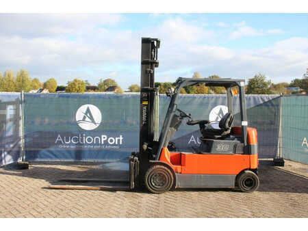 Elektro čtyřkolový VZV 2006  Toyota 7FBMF30 (2)