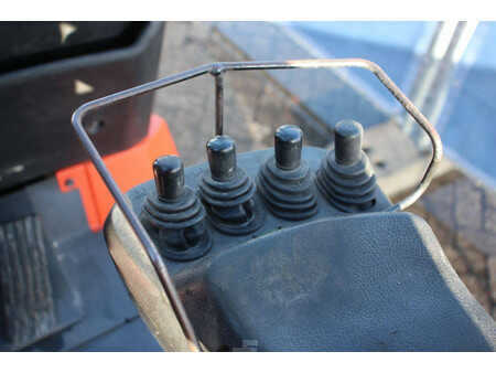 Elektro čtyřkolový VZV 2006  Toyota 7FBMF30 (24)