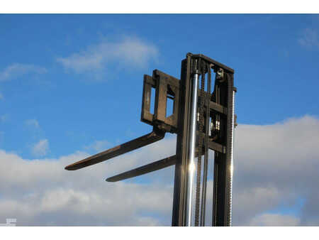 Elektro čtyřkolový VZV 2006  Toyota 7FBMF30 (29)