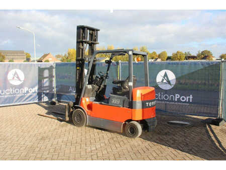 Elektro čtyřkolový VZV 2006  Toyota 7FBMF30 (3)