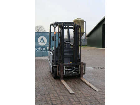 El truck - 4 hjulet - Nissan 1N1L18Q (7)