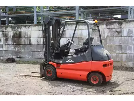 Electric - 4 wheels 1998  Linde E30-01 (3)