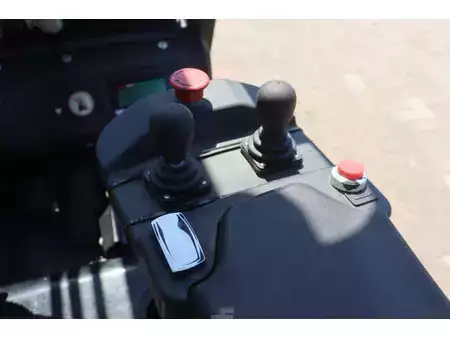 Elektryczne 4-kołowe 2018  EP Equipment CPD20FVD8 (28)