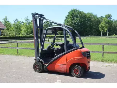 Carrelli elevatori GPL 2013  Linde M25T (3)