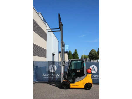 Empilhador a gás 2020  Jungheinrich TFG 320S (32)