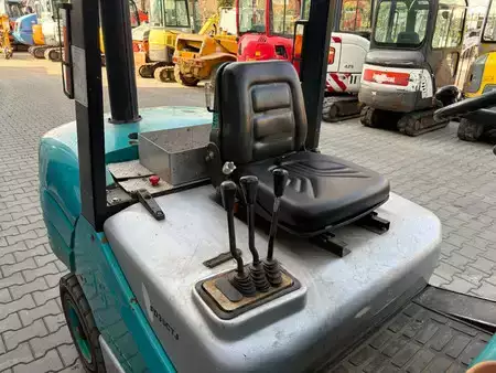 Diesel Forklifts 2009  Feeler FD35 (10)