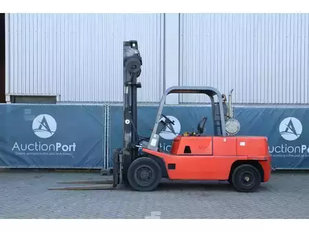 Diesel heftrucks 1987  Yale DFG-5.0 M (2)