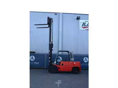 Diesel heftrucks 1987  Yale DFG-5.0 M (31)