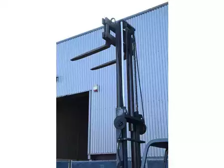 Diesel heftrucks 1987  Yale DFG-5.0 M (33)