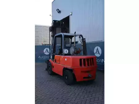 Diesel heftrucks 1987  Yale DFG-5.0 M (4)