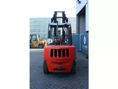 Diesel heftrucks 1987  Yale DFG-5.0 M (5)