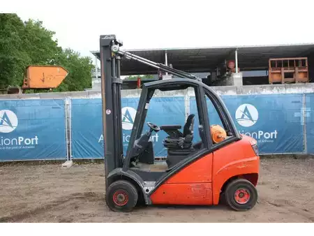 Terrenggående gaffeltruck 2013  Linde H25T (2)