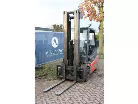 Elektromos 4 kerekű 2008  Linde E30/02 (9)