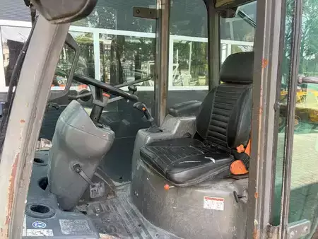 Навантажувачі підвищеної прохідності 2008  Ausa C250-HX4 (8)